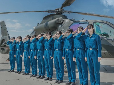 陸軍首批10名女飛行學(xué)院首次單飛，在板換生產(chǎn)行業(yè)有一席之地就要做專